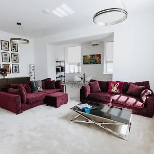  Holiday home Bobbin Row - Grade 2 Listed With A Beautiful Design With Access To Leeds United Kingdom